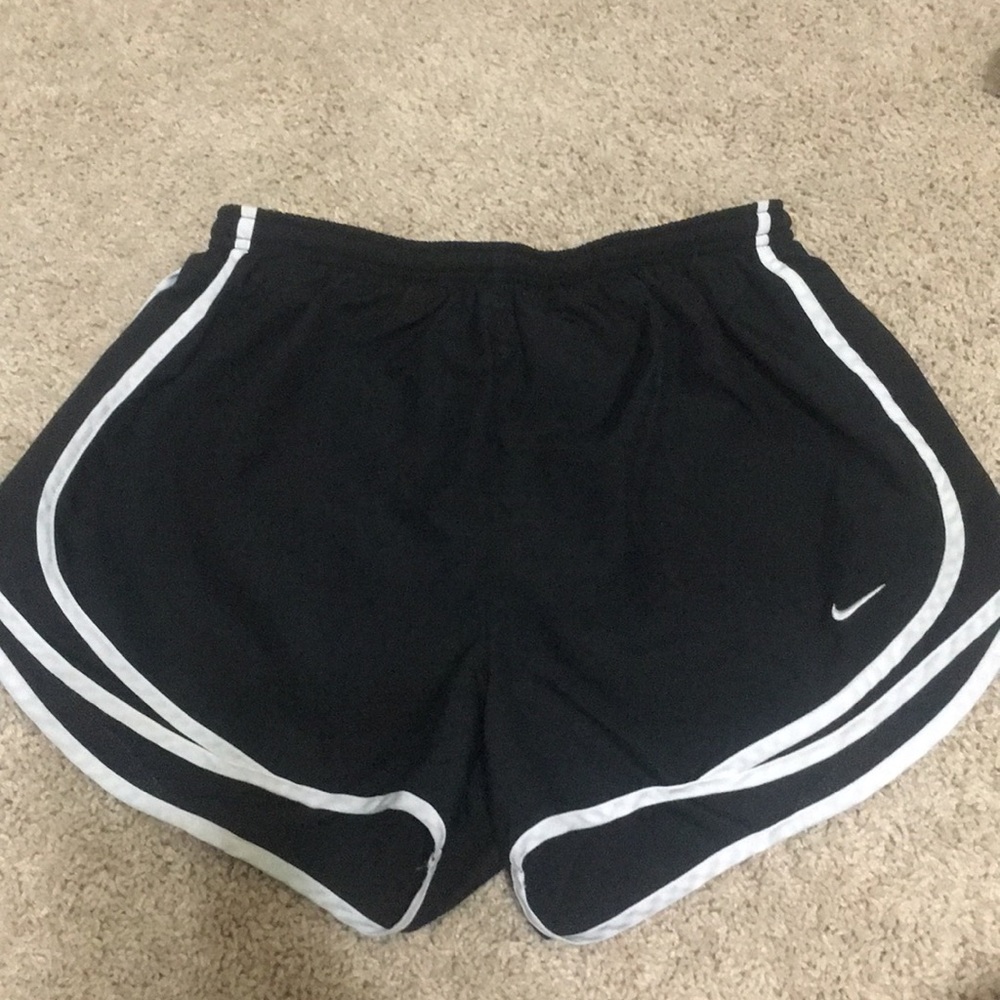 Nike women’s tempo shorts